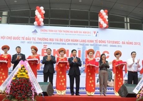 В Дананге открылась международная ярмарка инвестиций, торговли и услуг