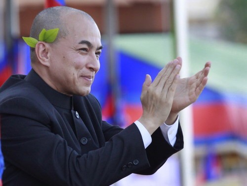 Король Камбоджи призвал к мирному урегулированию споров по поводу парламентских выборов