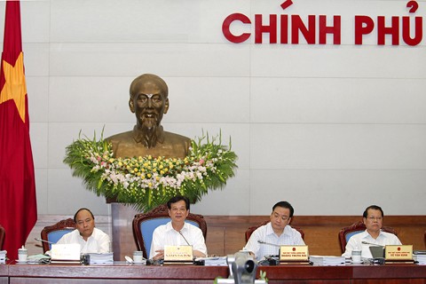 Заседание вьетнамского правительства по законодательной работе