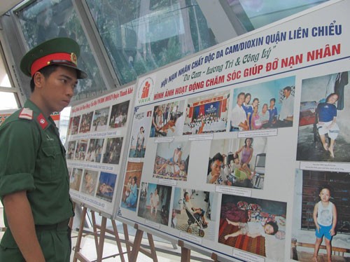 В Дананге закрылась выставка «Справедливость для жертв дефолианта эйджент-оранж»