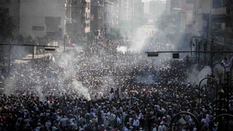 Антиправительственные демонстрации распространяются в Египте