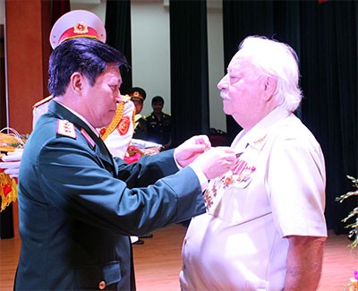 Международному бойцу Костасу Сарантидису - Нгуен Ван Лапу вручено звание «Герой вооружённых сил»