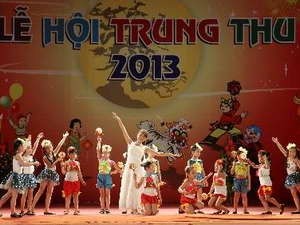 Во Вьетнаме уделяется внимание подготовке для детей праздника Середины осени