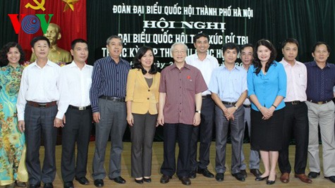 Генсек ЦК КПВ Нгуен Фу Чонг провёл встречи с ханойскими избирателями
