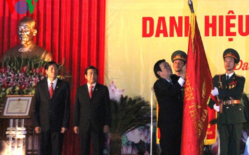 Ханойскому пригородному уезду Данфыонг присвоено звание «Героя труда»