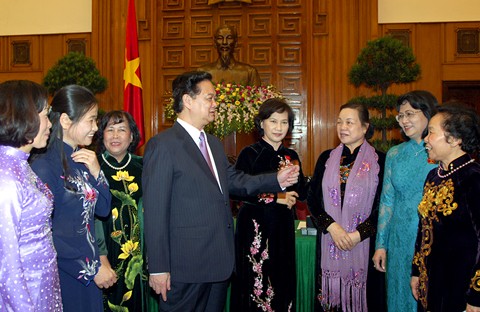 Премьер-министр СРВ Нгуен Тан Зунг принял женщин-депутатов