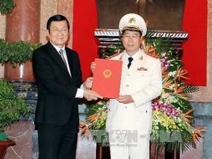 Силы народной милиции Вьетнама должны продолжать развивать свои славные традиции