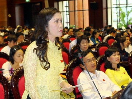 Вьетнамские депутаты начали обсуждать план социально-экономического развития