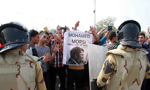 В Египте усилены меры безопасности перед судом над Мурси
