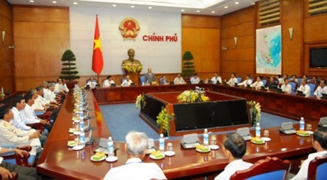 Нгуен Суан Фук принял делегацию вереранов революции из провинции Киензанг