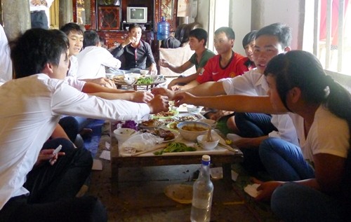 Церемония, посвященная сбору нового урожая риса народности Тхай