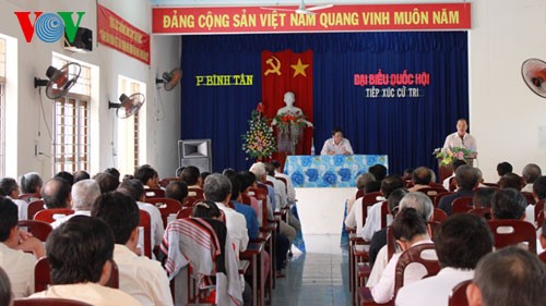 Депутаты Вьетнамского Парламента встретились с избирателями страны