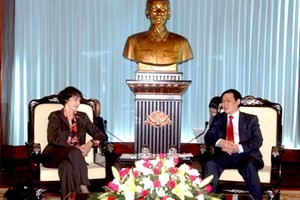 Зампомощника президента США находится во Вьетнаме с визитом