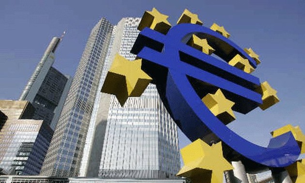 ЕС в 2013 году: экономика постепенно восстанавливается, политическая ситуация остается нестабильной