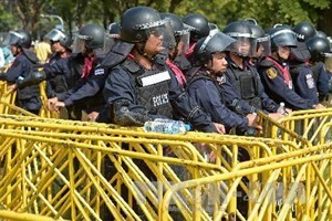 Таиланд: полиция применила слезоточивый газ для разгона демонстрантов