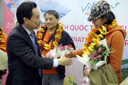 Город Хошимин встретил первого иностранного туриста в 2014 году