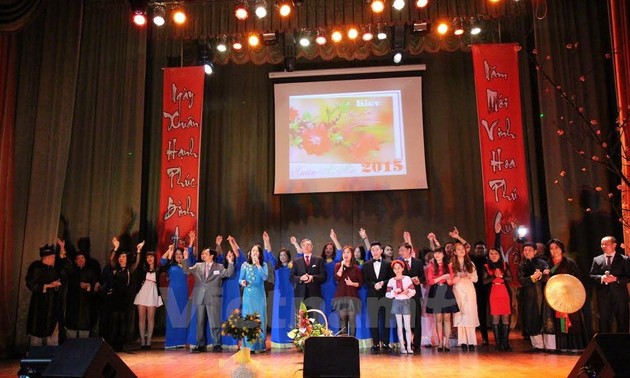Вьетнамцы на Украине и в Швеции встретили Новый год по лунному календарю