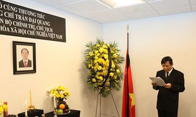 В Постоянной миссии Вьетнама при ООН открыта траурная книга в связи со смертью президента Чан Дай Куанга