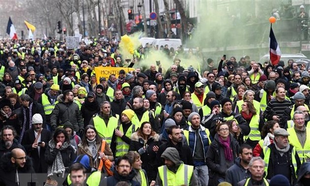 Во Франции продолжается акция движения «Желтых жилетов»