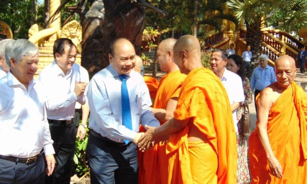 Премьер-министр СРВ поздравил кхмеров в провинции Шокчанг с праздником «Чол Чнам Тхмай»