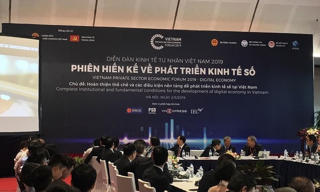 В рамках Форума по частному сектору экономики Вьетнама 2019 прошли тематические семинары и дискуссии