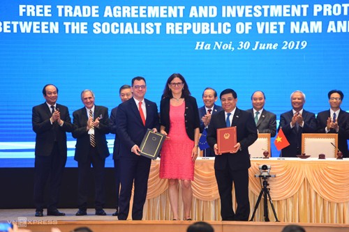 Вьетнам и Евросоюз подписали Соглашение о свободной торговле