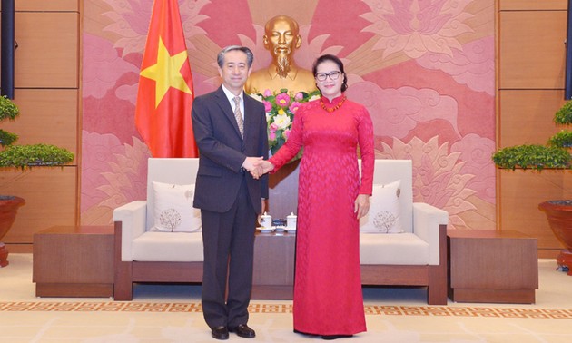 Председатель Национального собрания Вьетнама приняла китайского посла