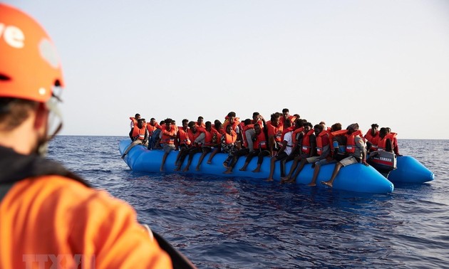 Береговая охрана Ливии спасла сотни беженцев вблизи Триполи