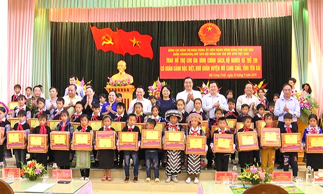 Вице-президент Вьетнама Данг Тхи Нгок Тхинь посетила уезд Мукангчай