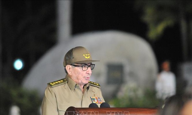 Куба осудила санкции США против экс-главы государства Рауля Кастро