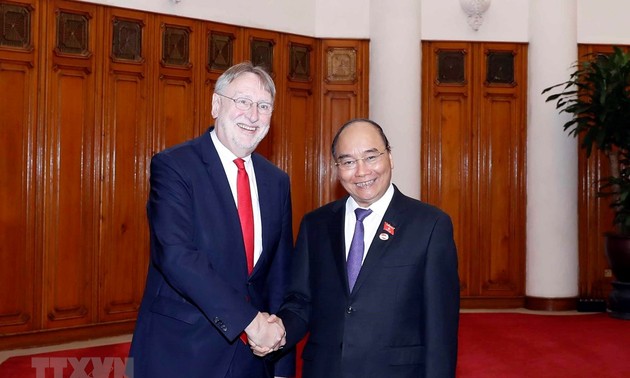 Премьер-министр Вьетнама принял председателя Комитета Европарламента по международной торговле