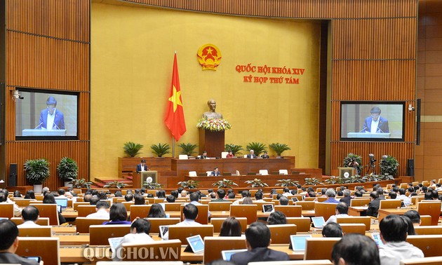 Хоанг Тхань Тунг утверждён на должность председателя парламентского комитета по юридическим вопросам