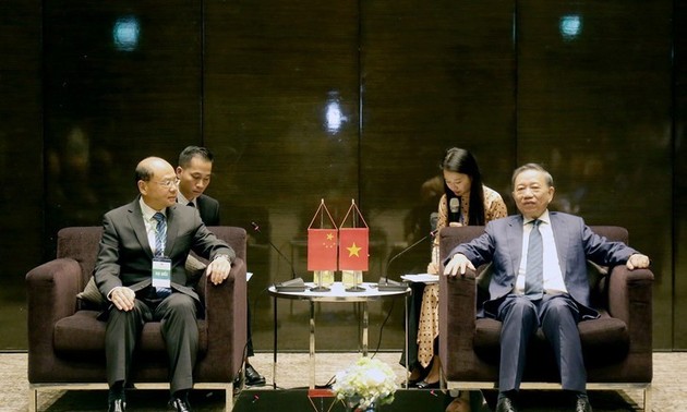 Министр общественной безопасности Вьетнама То Лам принял зампредседателя Государственного комитета по борьбе с наркотиками Китая Вэйхуна