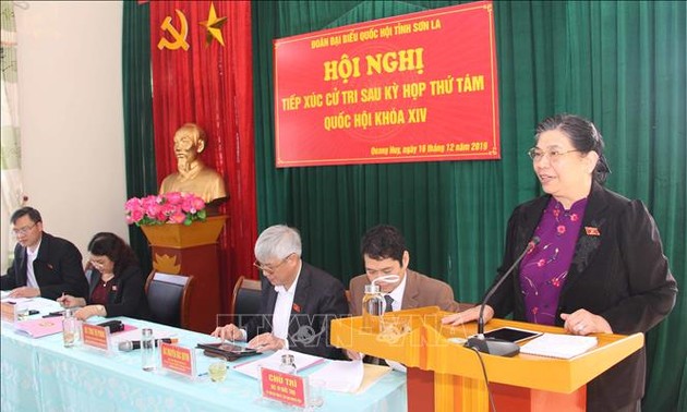 Вице-спикер вьетнамского парламента встретилась с избирателями в провинции Шонла