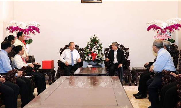 Вице-премьер Вьетнама Чыонг Хоа Бинь поздравил прихожан церкви с Рождеством