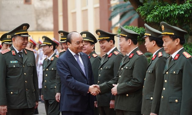 Премьер-министр Вьетнама: необходимо надежно защитить национальную безопасность в любых обстоятельствах