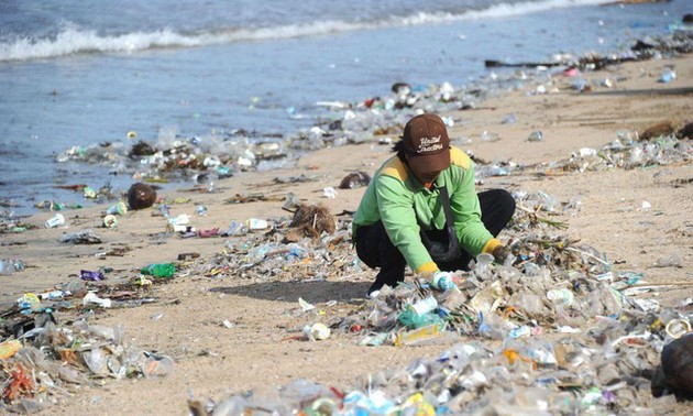 Экономика замкнутого цикла во Вьетнаме: управление пластиковыми отходами