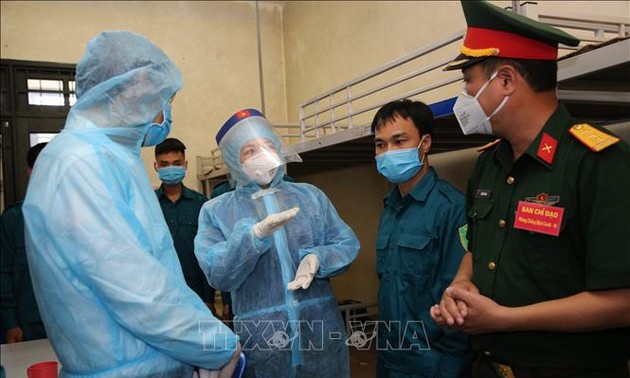 Вице-президент Вьетнама заявила, что разделяет с военнослужащими трудности в борьбе с коронавирусом