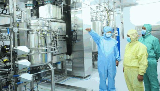 В Китае построили крупнейший в мире цех по производству вакцин от Covid-19 