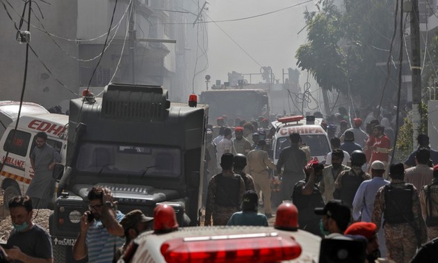 80 человек погибли при крушении самолёта в Пакистан