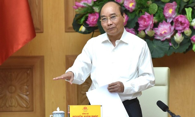 Нгуен Суан Фук отметил важность защиты отечественных предприятий 