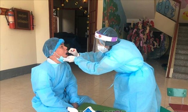 В городах Куангнгай и Дананг были выявлены два новых случая заражения коронавирусом среди населения