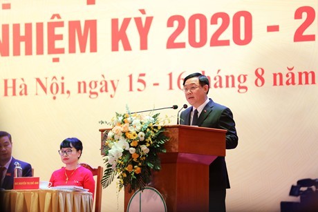 Секретарь парткома города Ханоя Выонг Динь Хюэ принял участие в конференции парторганизации Ханойского государственного университета 