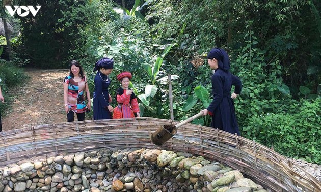 Селение народности Таи в провинции Тхайнгуен сохраняет в первозданном виде культурные традиции