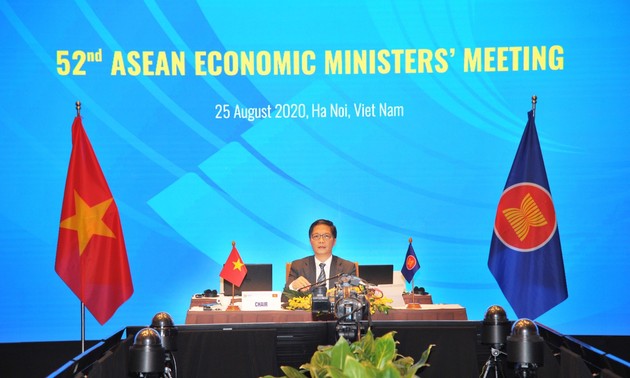 Онлайн-конференция AEM-52: Вьетнам предложил инициативу по восстановлению региональной и мировой экономики