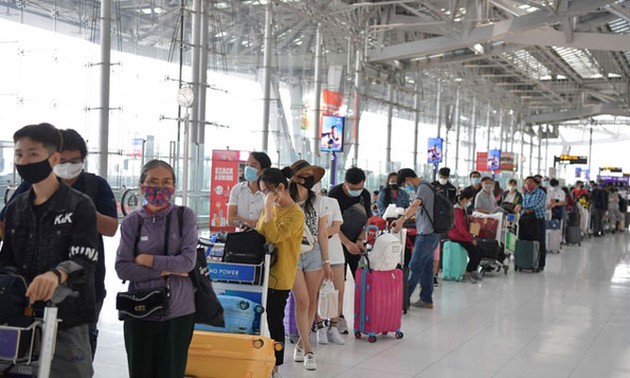 230 вьетнамских граждан вернулись из Таиланда на Родину