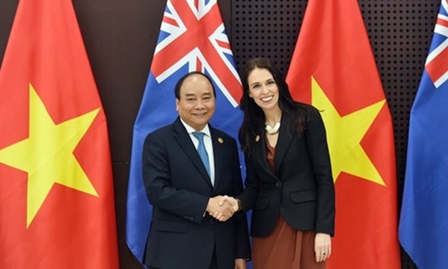 Премьер-министр Нгуен Суан Фук поздравил Лейбористскую партию и премьер-министра Новой Зеландии с победой на парламентских выборах