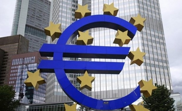 Экономике еврозоны грозит двойная рецессия