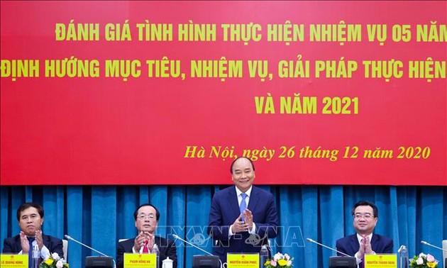 Нгуен Суан Фук: Строительная индустрия должна продолжать совершенствовать институт развития