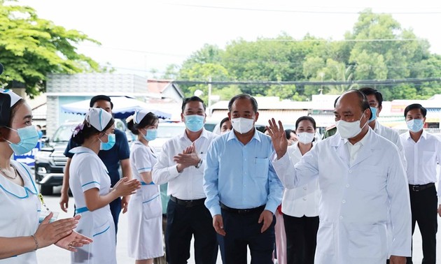 Нгуен Суан Фук: Первоочередной задачей в настоящее время является защита здоровья населения